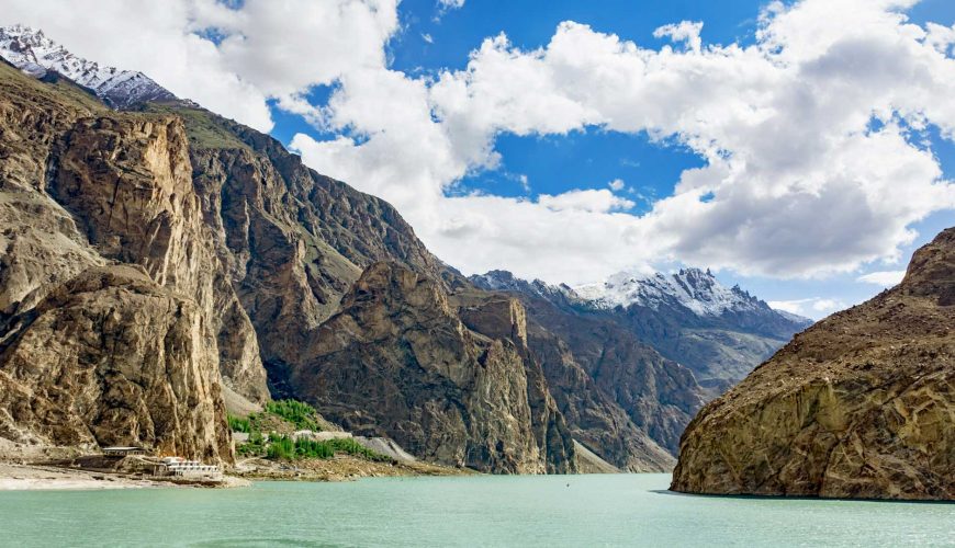 Top 5-Star Hotels in Gilgit-Baltistan for Family Stays – A 2025 Guide